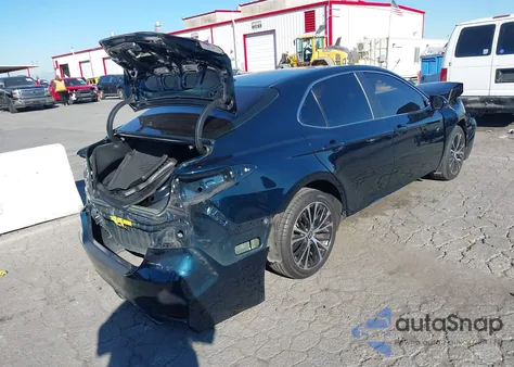 2020 Toyota Camry Se z USA, uszkodzony, nr VIN 4T1G11AK4LU982657